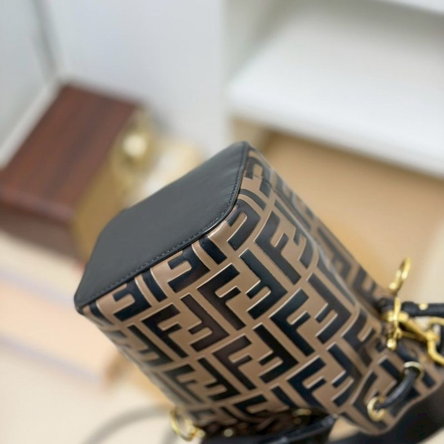 (稀有補貨!每次上架就秒售🥰)🏷Fendi 芬迪.Mon Tresor 老花水桶包-5
