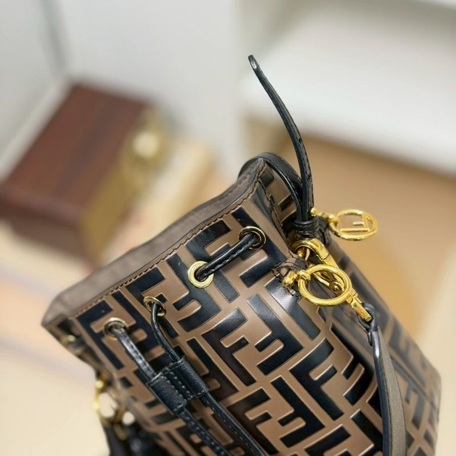 (稀有補貨!每次上架就秒售🥰)🏷Fendi 芬迪.Mon Tresor 老花水桶包-9