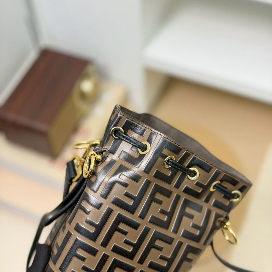 (稀有補貨!每次上架就秒售🥰)🏷Fendi 芬迪.Mon Tresor 老花水桶包-10