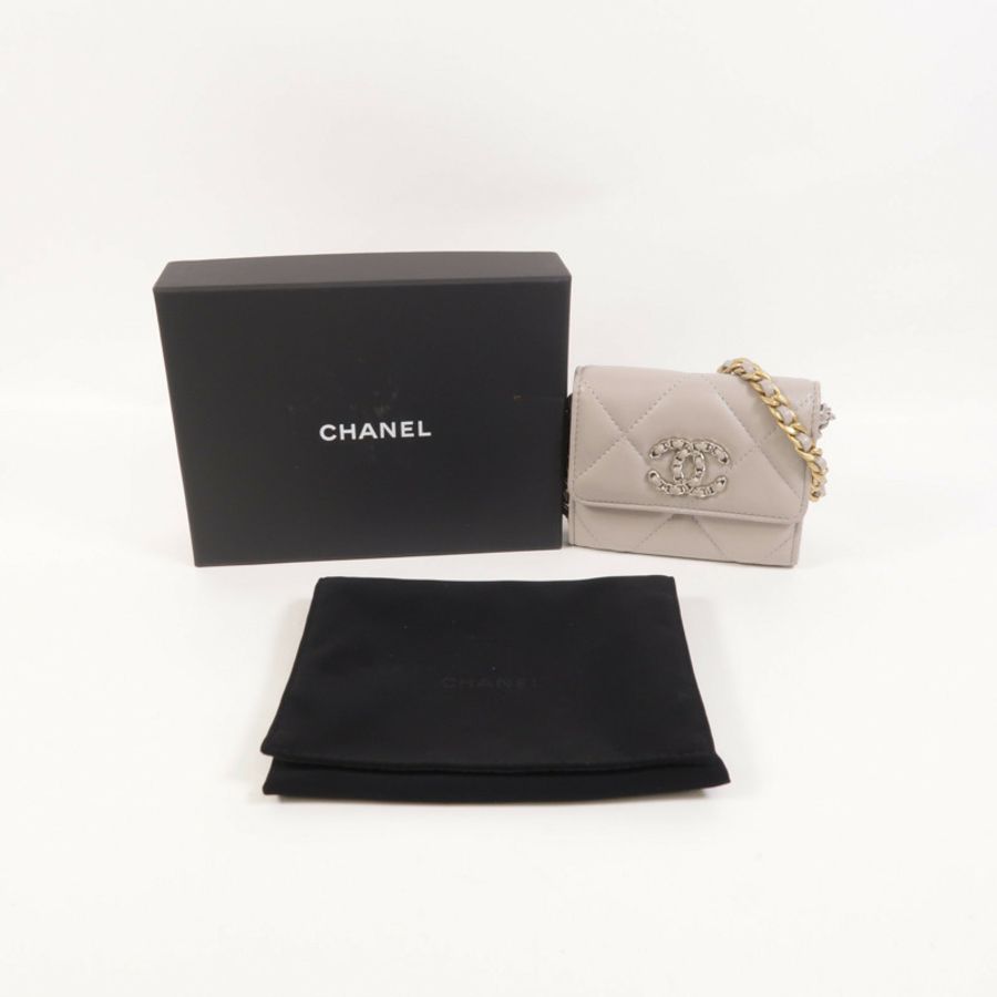 CHANEL 羊皮皮革19 Mini Wallet On Chain鏈帶肩背袋-8