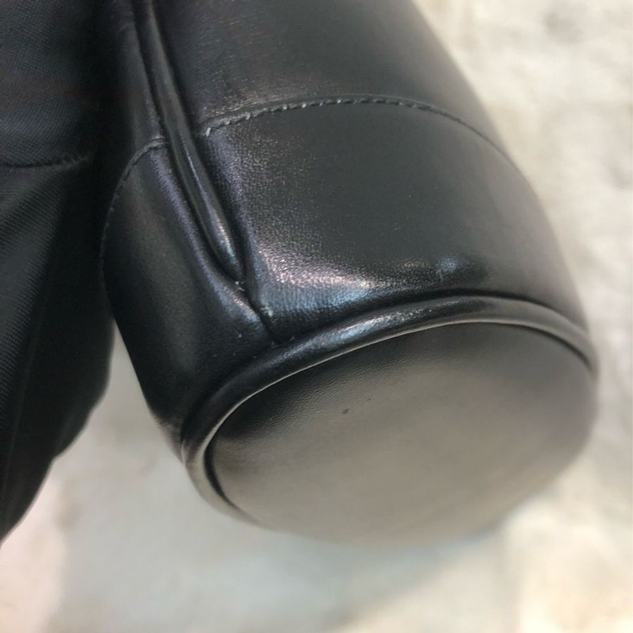 Gucci 金Logo 黑色水桶袋 XA705-10