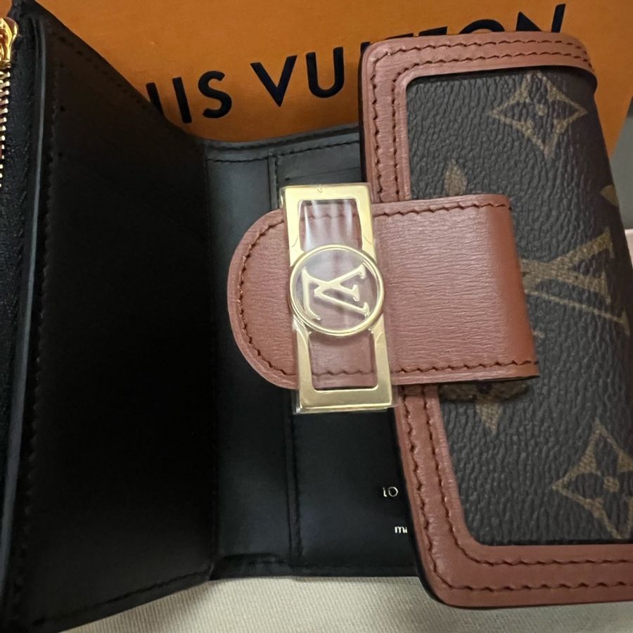 全新 LV Dauphine 達芙妮短夾-1