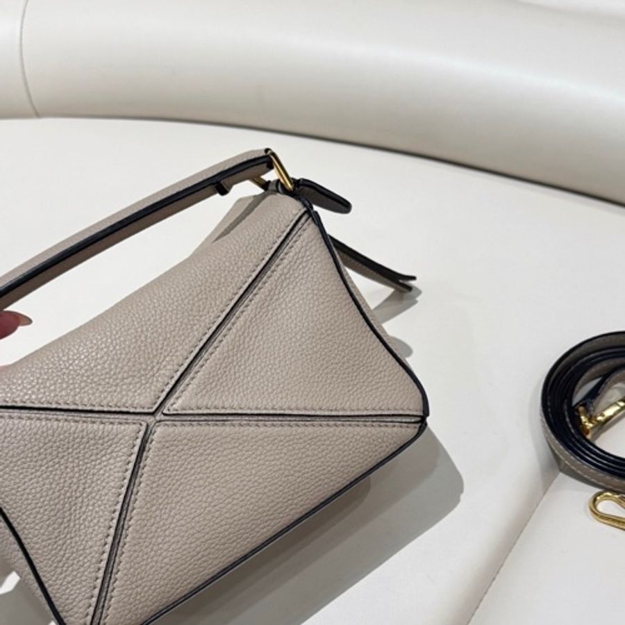 99新Loewe羅意威 幾何包 沙色puzzle mini-7
