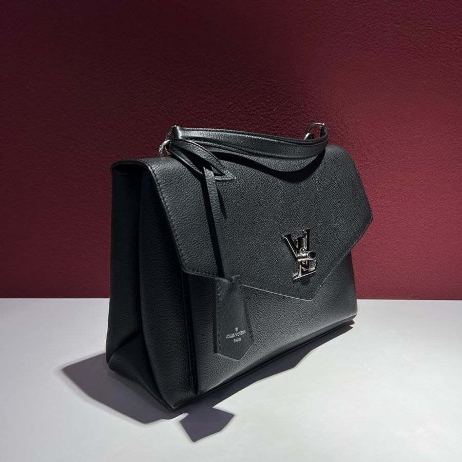 路易威登/Louis Vuitton Lock me系列 銀扣 荔枝紋 黑色斜挎包 手提包 尺寸：27*9*20 cm-1