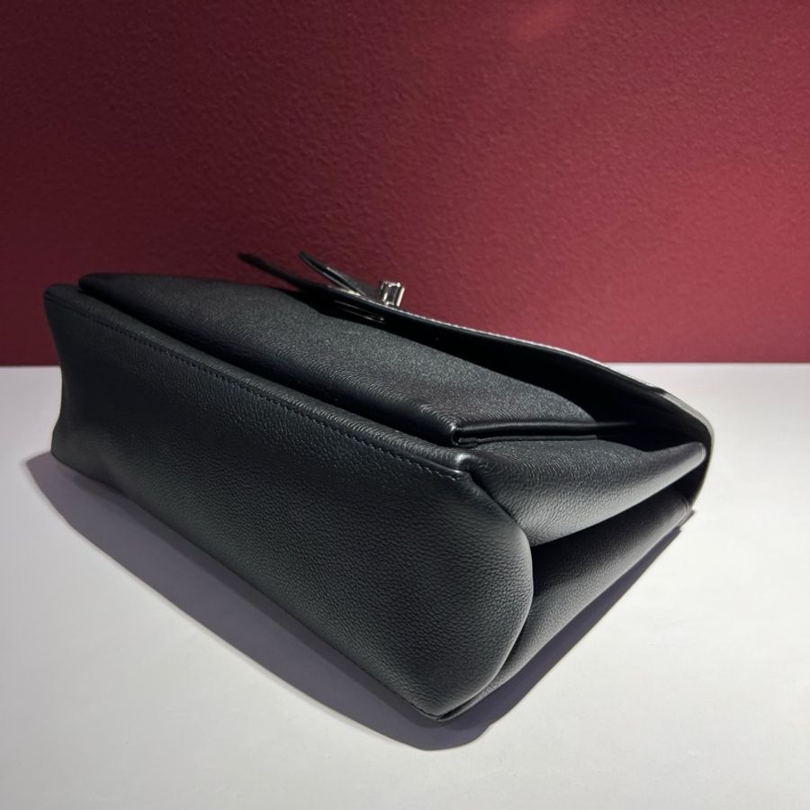 路易威登/Louis Vuitton Lock me系列 銀扣 荔枝紋 黑色斜挎包 手提包 尺寸：27*9*20 cm-6