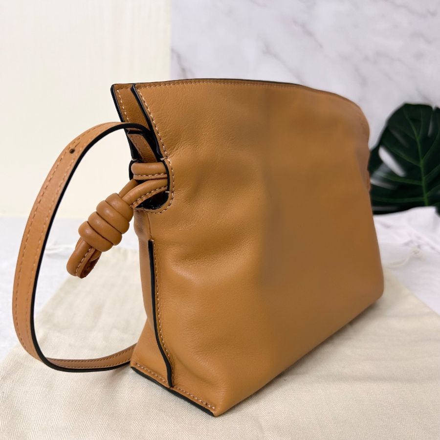 Loewe Flamenco 系列肩背包福袋包-6