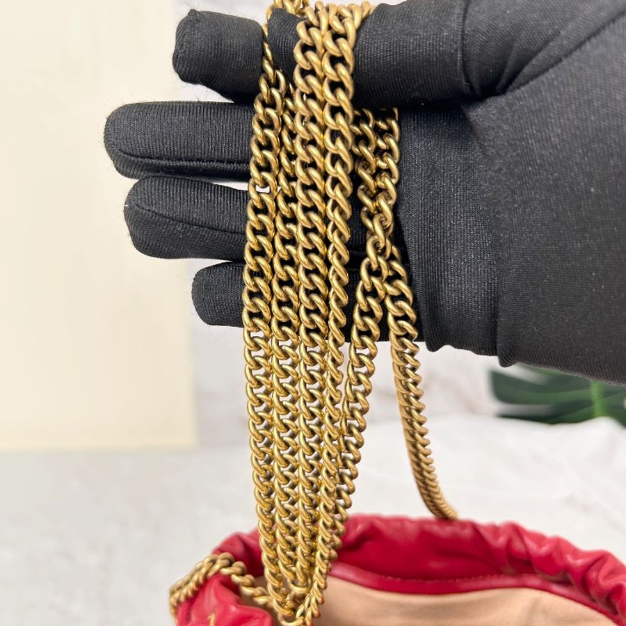 Gucci 迷你山形絎縫皮鏈條水桶包-22