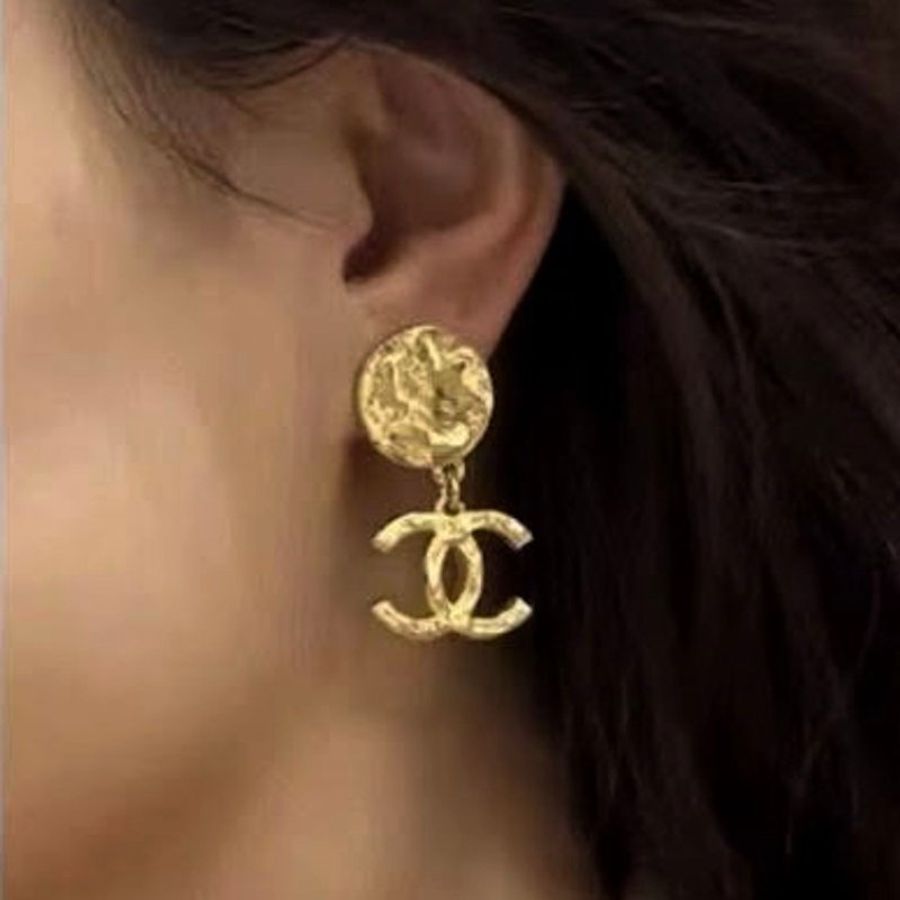 Chanel 24c🎀現品實拍 🎀金色熔岩圓雙C耳環👏9.8成新 未使用閒置品-14