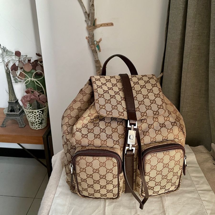 🍎優惠中🍎Gucci 經典GG老花後背包🎒 肩背包/雙肩包/旅行包/過夜包/水桶包/束口包 🎒側背/手提🎒正品🎒況不錯🎒男女皆適-2