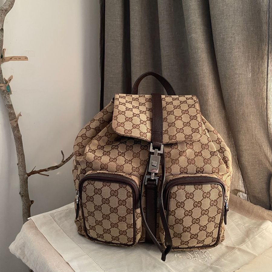 🍎優惠中🍎Gucci 經典GG老花後背包🎒 肩背包/雙肩包/旅行包/過夜包/水桶包/束口包 🎒側背/手提🎒正品🎒況不錯🎒男女皆適-4