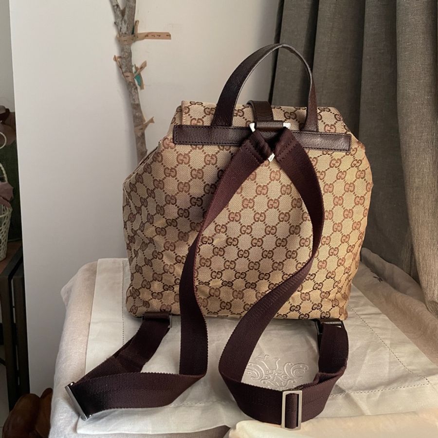 🍎優惠中🍎Gucci 經典GG老花後背包🎒 肩背包/雙肩包/旅行包/過夜包/水桶包/束口包 🎒側背/手提🎒正品🎒況不錯🎒男女皆適-6