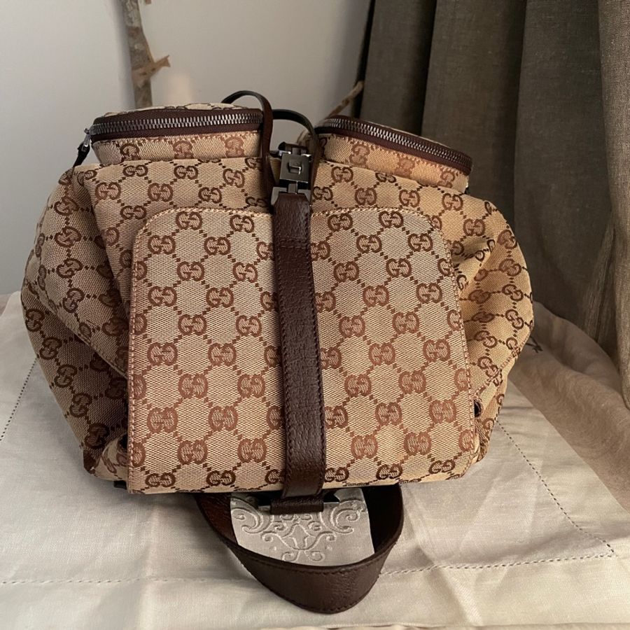 🍎優惠中🍎Gucci 經典GG老花後背包🎒 肩背包/雙肩包/旅行包/過夜包/水桶包/束口包 🎒側背/手提🎒正品🎒況不錯🎒男女皆適-8