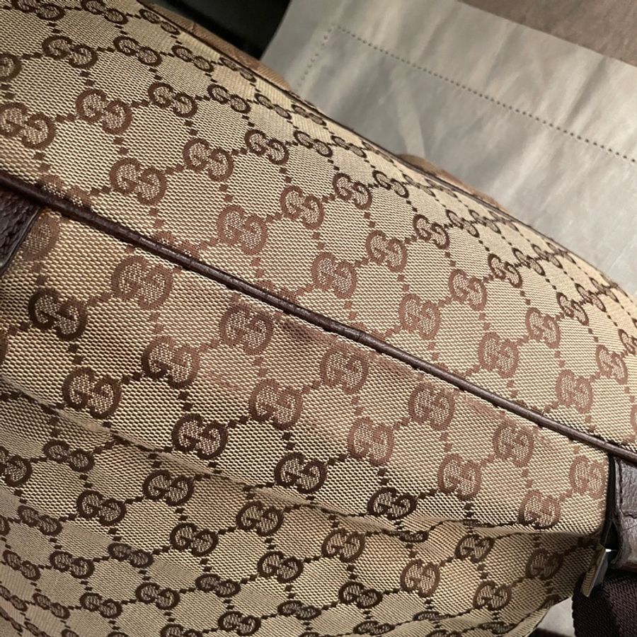 🍎優惠中🍎Gucci 經典GG老花後背包🎒 肩背包/雙肩包/旅行包/過夜包/水桶包/束口包 🎒側背/手提🎒正品🎒況不錯🎒男女皆適-20