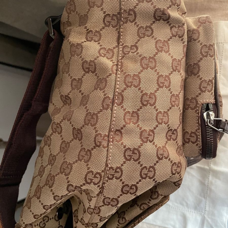 🍎優惠中🍎Gucci 經典GG老花後背包🎒 肩背包/雙肩包/旅行包/過夜包/水桶包/束口包 🎒側背/手提🎒正品🎒況不錯🎒男女皆適-24