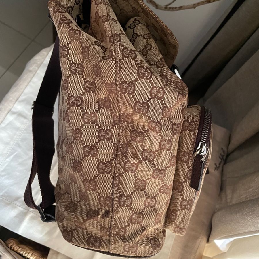 🍎優惠中🍎Gucci 經典GG老花後背包🎒 肩背包/雙肩包/旅行包/過夜包/水桶包/束口包 🎒側背/手提🎒正品🎒況不錯🎒男女皆適-25