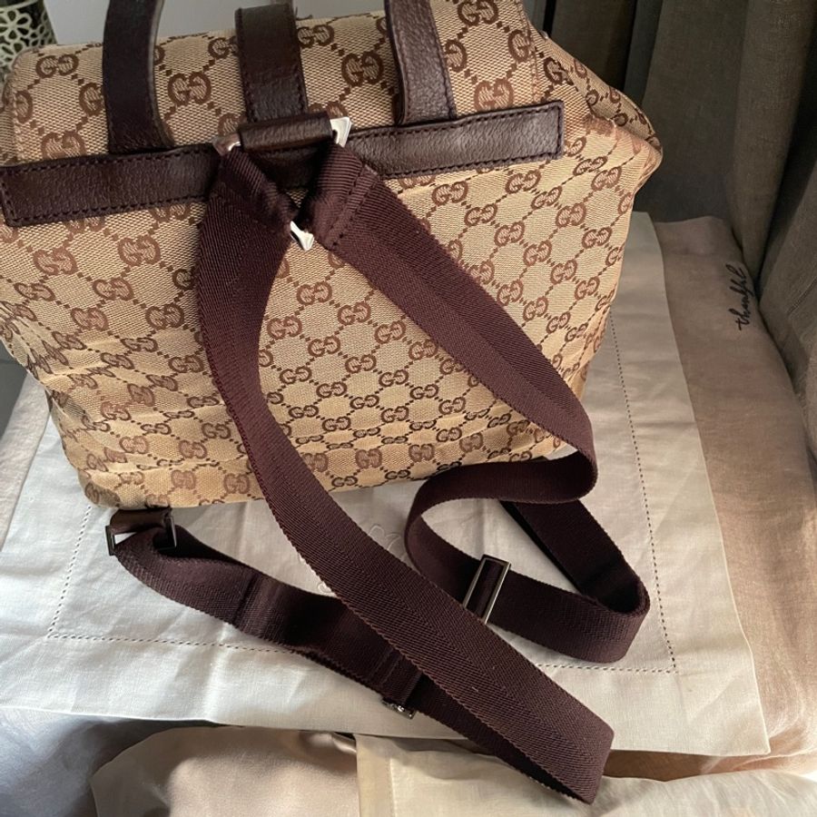 🍎優惠中🍎Gucci 經典GG老花後背包🎒 肩背包/雙肩包/旅行包/過夜包/水桶包/束口包 🎒側背/手提🎒正品🎒況不錯🎒男女皆適-26