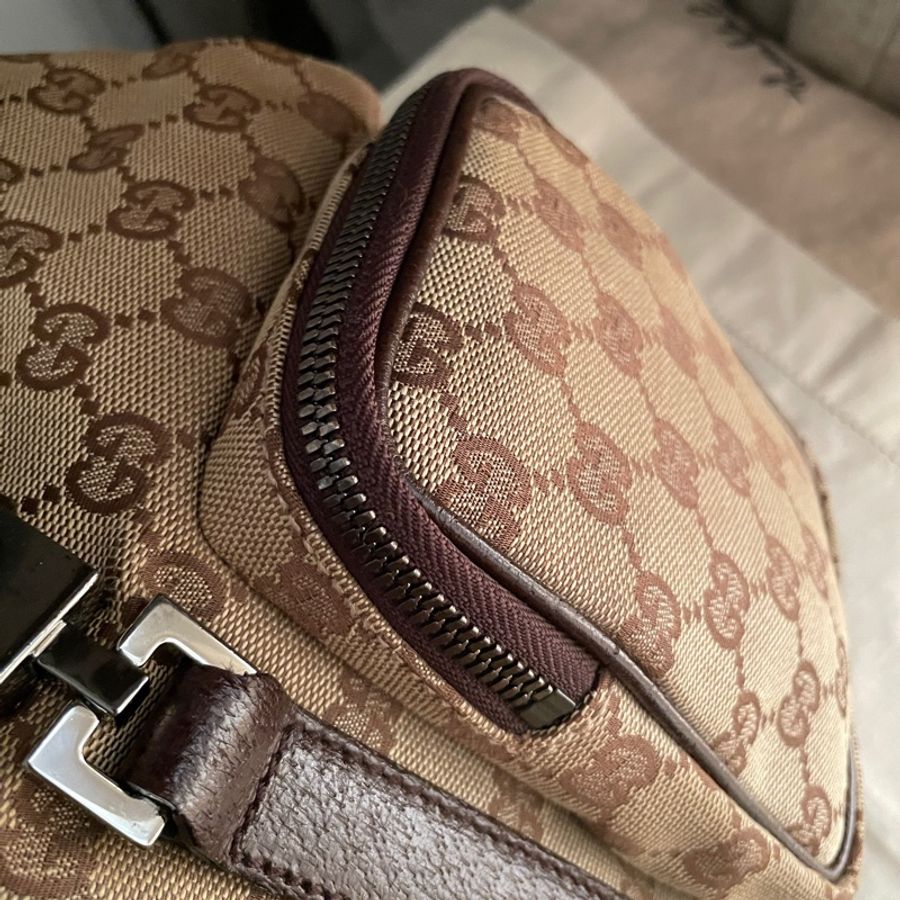 🍎優惠中🍎Gucci 經典GG老花後背包🎒 肩背包/雙肩包/旅行包/過夜包/水桶包/束口包 🎒側背/手提🎒正品🎒況不錯🎒男女皆適-32