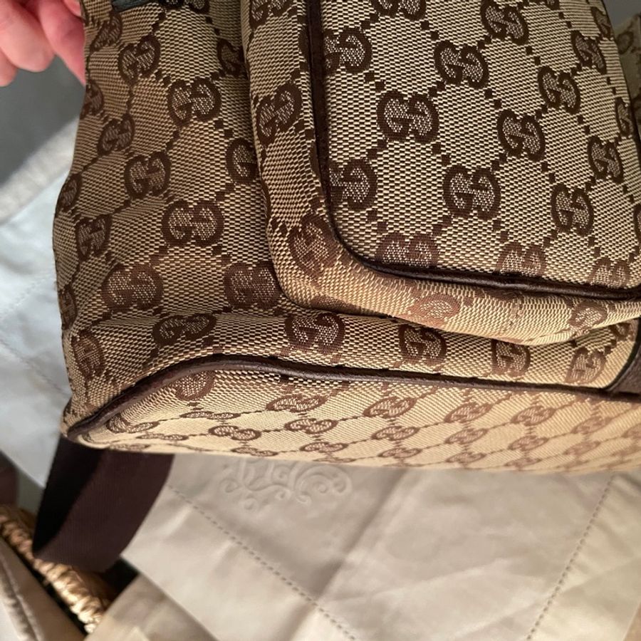 🍎優惠中🍎Gucci 經典GG老花後背包🎒 肩背包/雙肩包/旅行包/過夜包/水桶包/束口包 🎒側背/手提🎒正品🎒況不錯🎒男女皆適-37