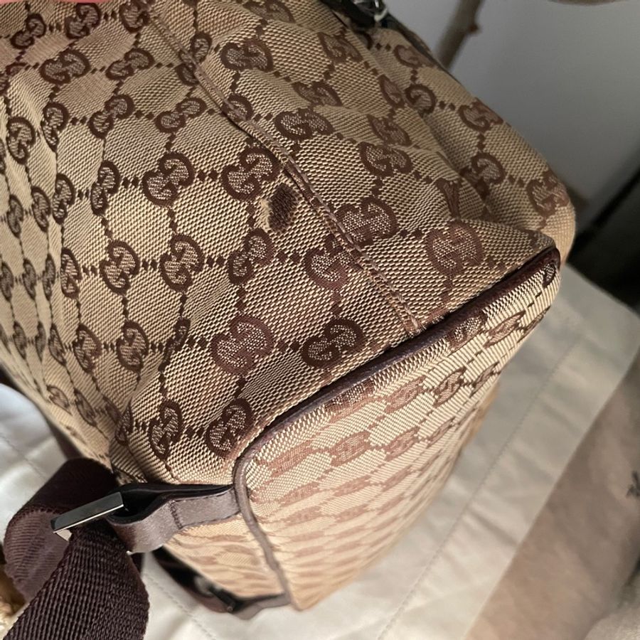 🍎優惠中🍎Gucci 經典GG老花後背包🎒 肩背包/雙肩包/旅行包/過夜包/水桶包/束口包 🎒側背/手提🎒正品🎒況不錯🎒男女皆適-38