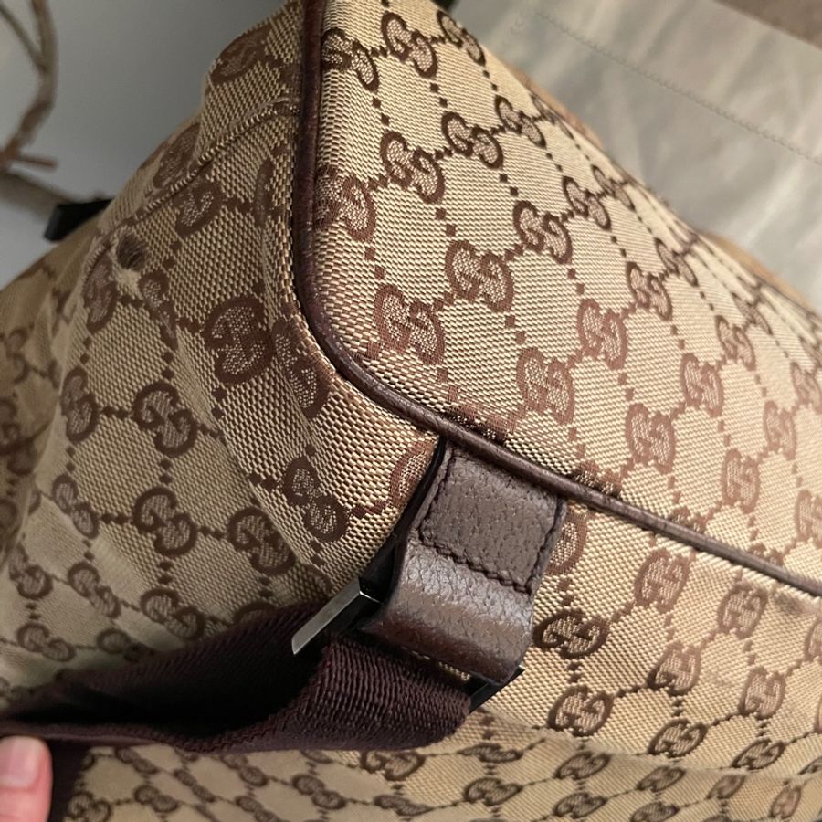 🍎優惠中🍎Gucci 經典GG老花後背包🎒 肩背包/雙肩包/旅行包/過夜包/水桶包/束口包 🎒側背/手提🎒正品🎒況不錯🎒男女皆適-39