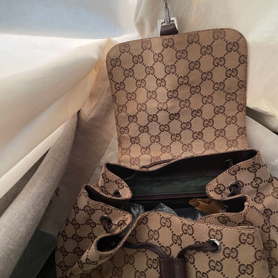 🍎優惠中🍎Gucci 經典GG老花後背包🎒 肩背包/雙肩包/旅行包/過夜包/水桶包/束口包 🎒側背/手提🎒正品🎒況不錯🎒男女皆適-40