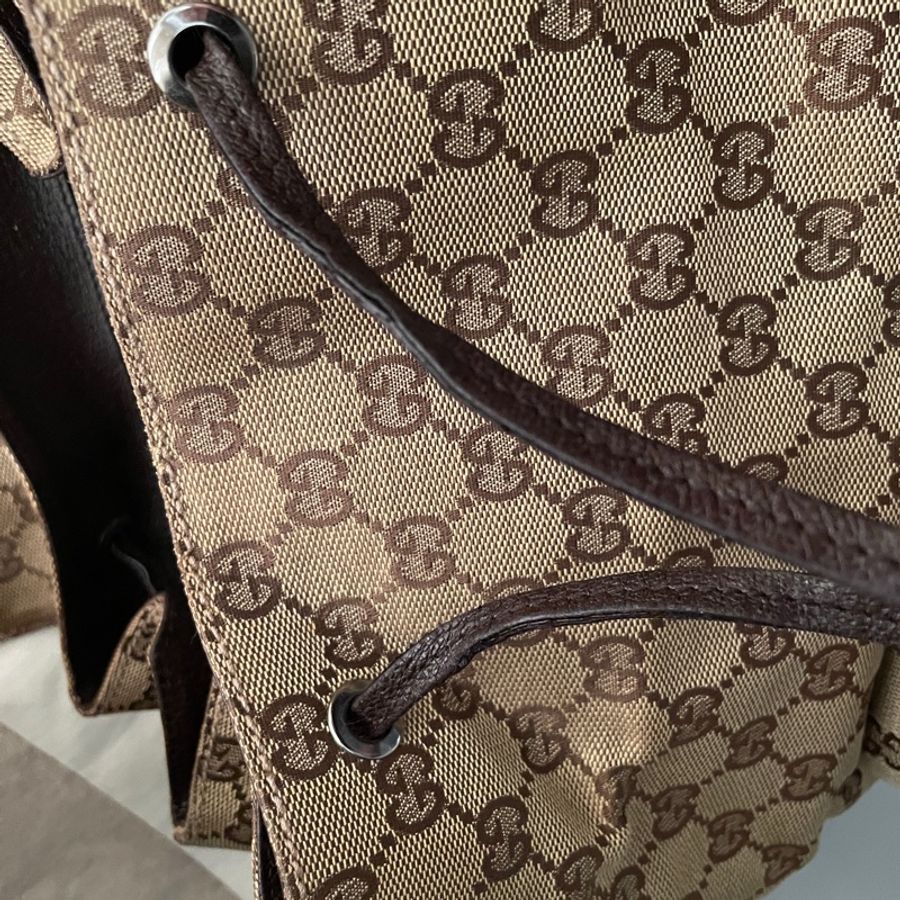 🍎優惠中🍎Gucci 經典GG老花後背包🎒 肩背包/雙肩包/旅行包/過夜包/水桶包/束口包 🎒側背/手提🎒正品🎒況不錯🎒男女皆適-41