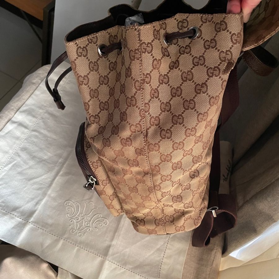 🍎優惠中🍎Gucci 經典GG老花後背包🎒 肩背包/雙肩包/旅行包/過夜包/水桶包/束口包 🎒側背/手提🎒正品🎒況不錯🎒男女皆適-43