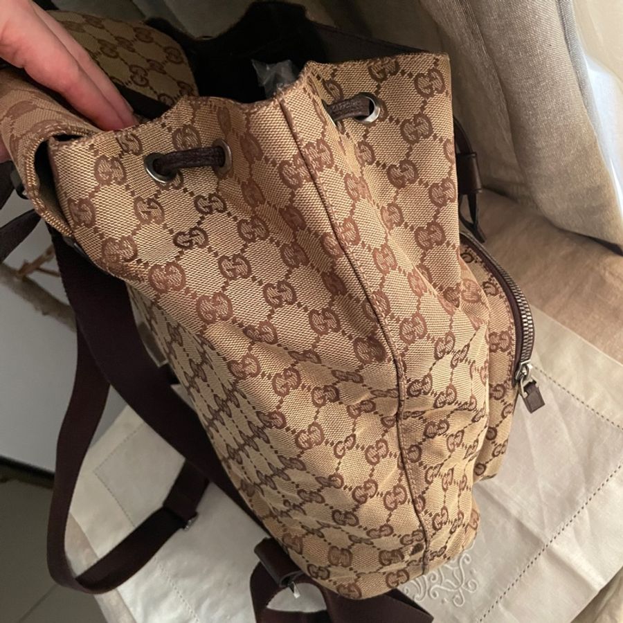 🍎優惠中🍎Gucci 經典GG老花後背包🎒 肩背包/雙肩包/旅行包/過夜包/水桶包/束口包 🎒側背/手提🎒正品🎒況不錯🎒男女皆適-45