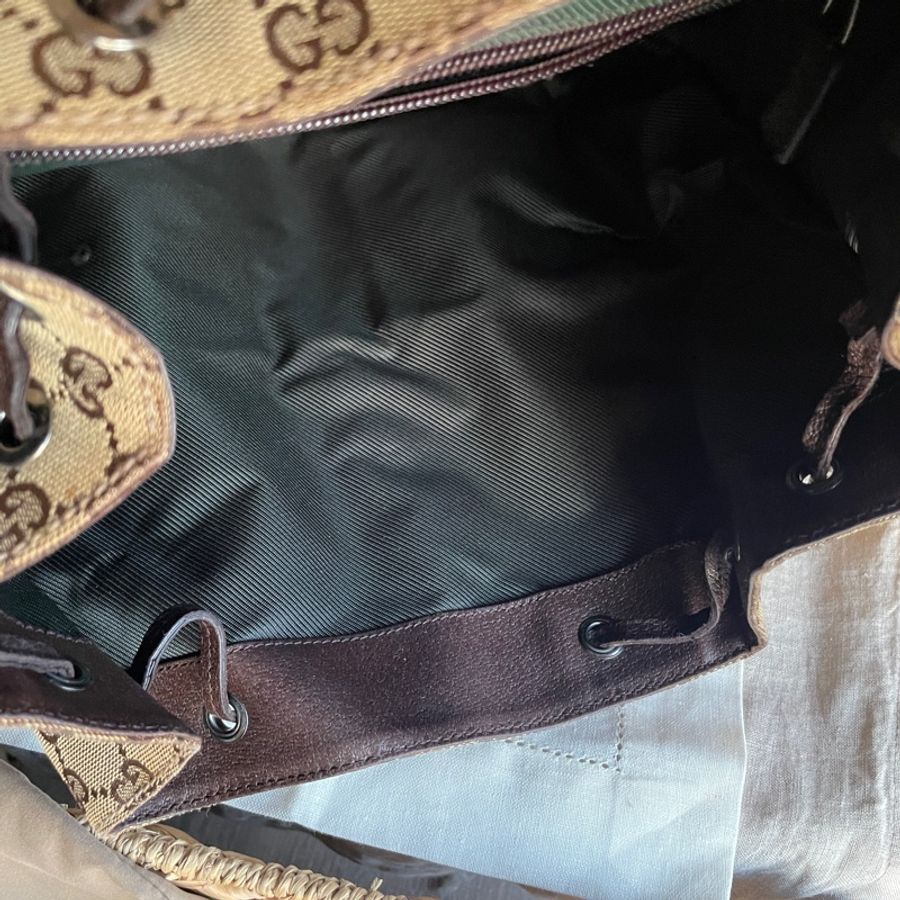 🍎優惠中🍎Gucci 經典GG老花後背包🎒 肩背包/雙肩包/旅行包/過夜包/水桶包/束口包 🎒側背/手提🎒正品🎒況不錯🎒男女皆適-51