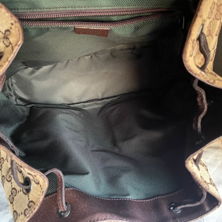 🍎優惠中🍎Gucci 經典GG老花後背包🎒 肩背包/雙肩包/旅行包/過夜包/水桶包/束口包 🎒側背/手提🎒正品🎒況不錯🎒男女皆適-53