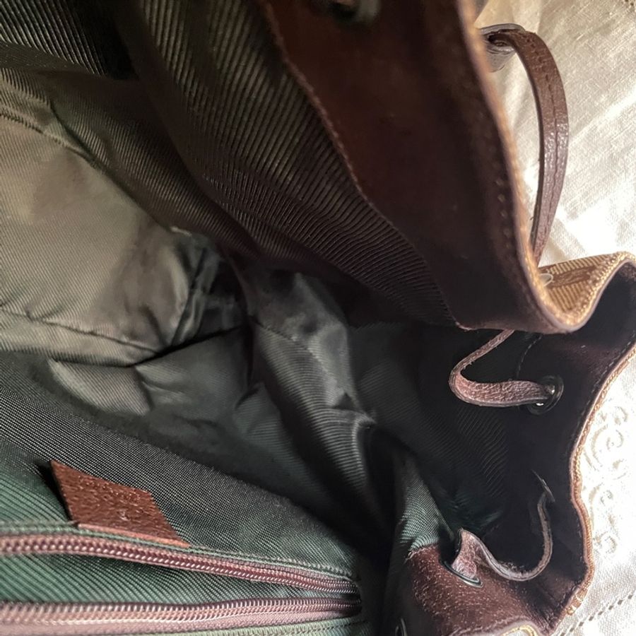 🍎優惠中🍎Gucci 經典GG老花後背包🎒 肩背包/雙肩包/旅行包/過夜包/水桶包/束口包 🎒側背/手提🎒正品🎒況不錯🎒男女皆適-56