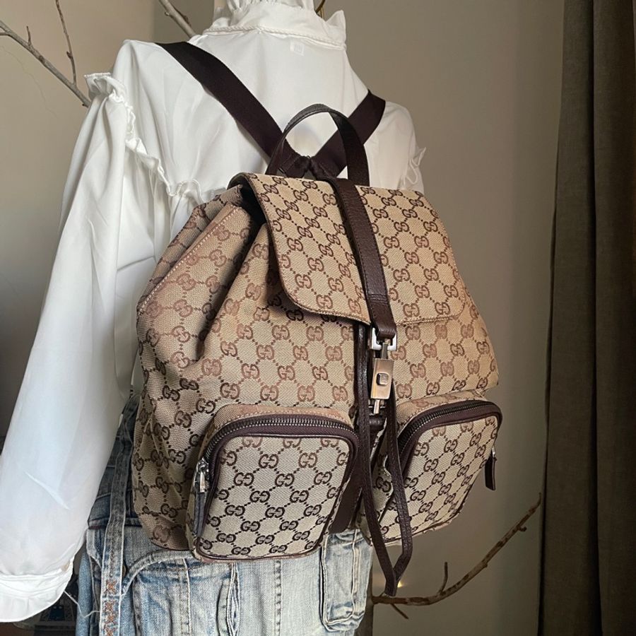🍎優惠中🍎Gucci 經典GG老花後背包🎒 肩背包/雙肩包/旅行包/過夜包/水桶包/束口包 🎒側背/手提🎒正品🎒況不錯🎒男女皆適-60