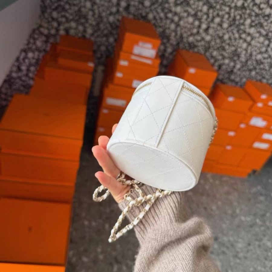Chanel logo圓筒化妝包 31卡-2