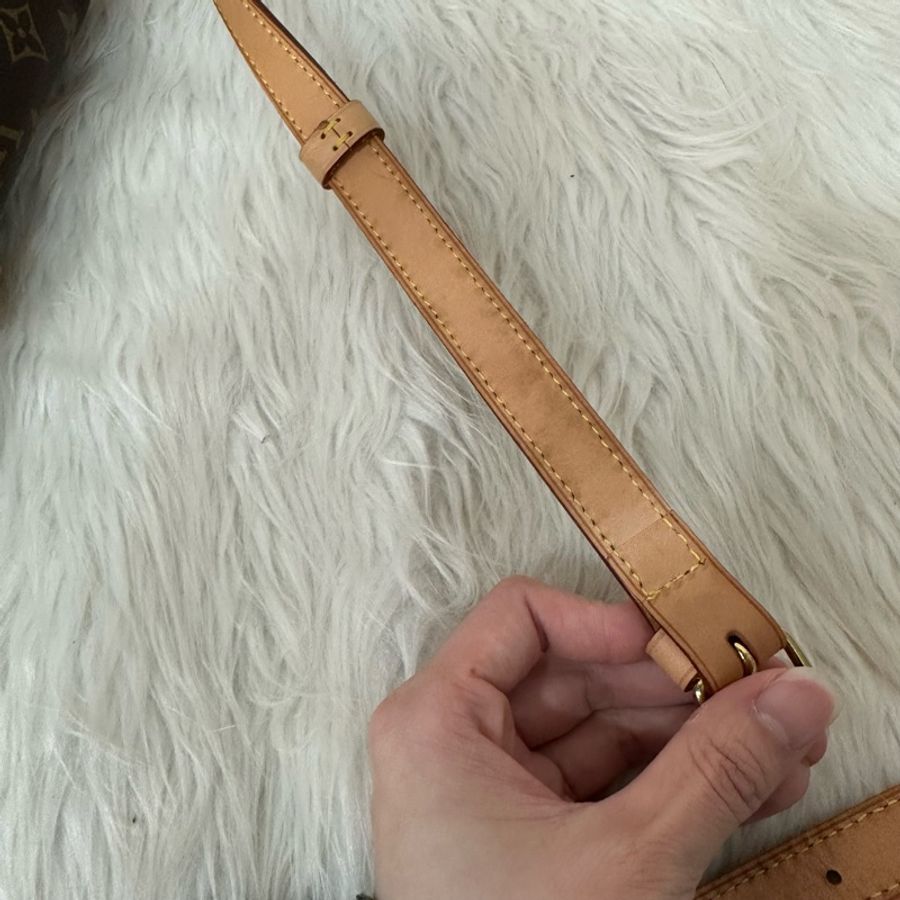 LV M42256 老花金釦雙層馬鞍包 斜背包-96