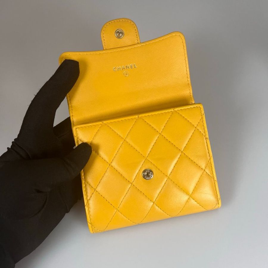 CHANEL CF三折短夾羊皮黃 保卡款22開-4