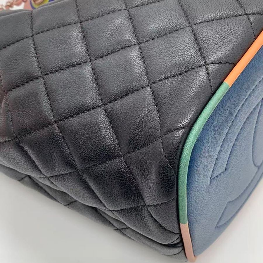 Chanel香奈兒Cuba Color彩條雙C黑色mini單肩包水桶包-10