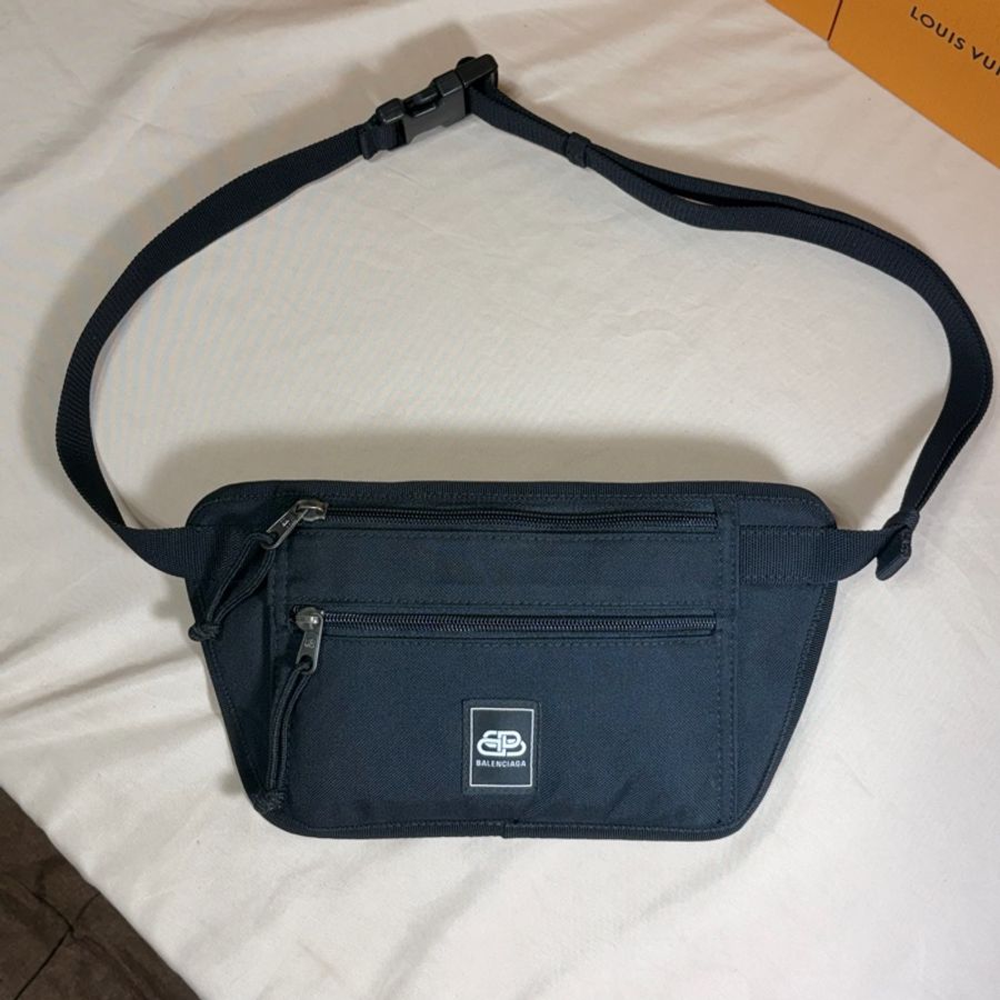 ✨近新閒置 Balenciaga 巴黎世家 雙層拉鏈腰包 胸包-1
