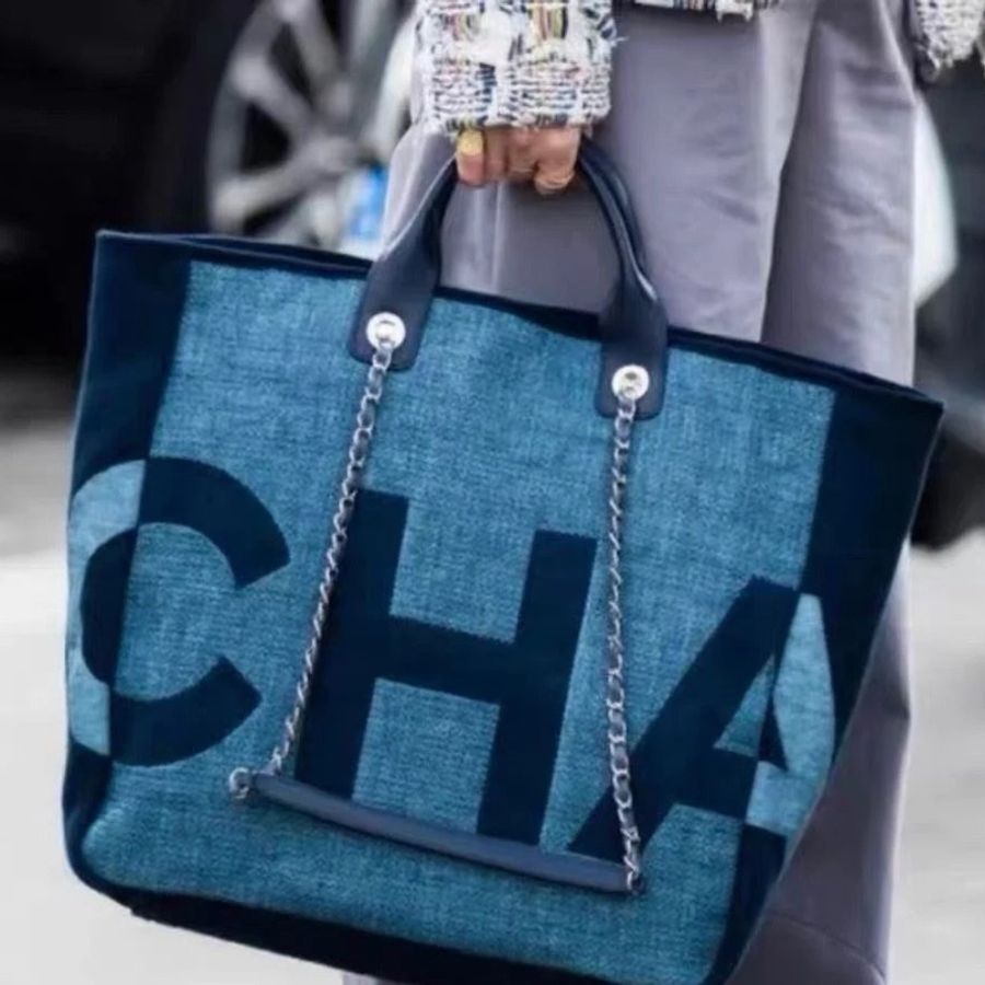 Chanel 超大字母 塗鴉 沙灘包38*30cm  95新 配件保卡 塵袋-1