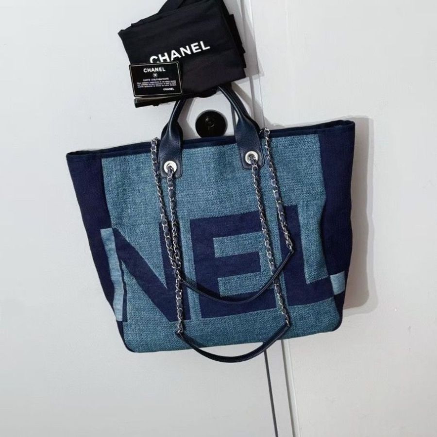 Chanel 超大字母 塗鴉 沙灘包38*30cm  95新 配件保卡 塵袋-5