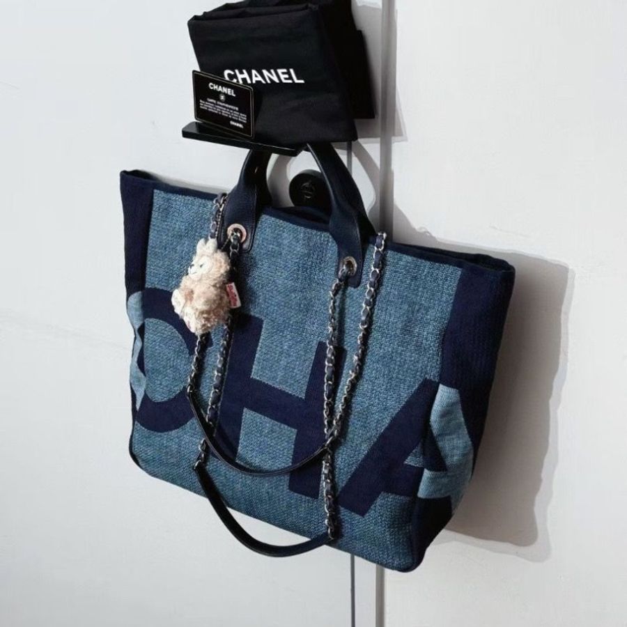 Chanel 超大字母 塗鴉 沙灘包38*30cm  95新 配件保卡 塵袋-6