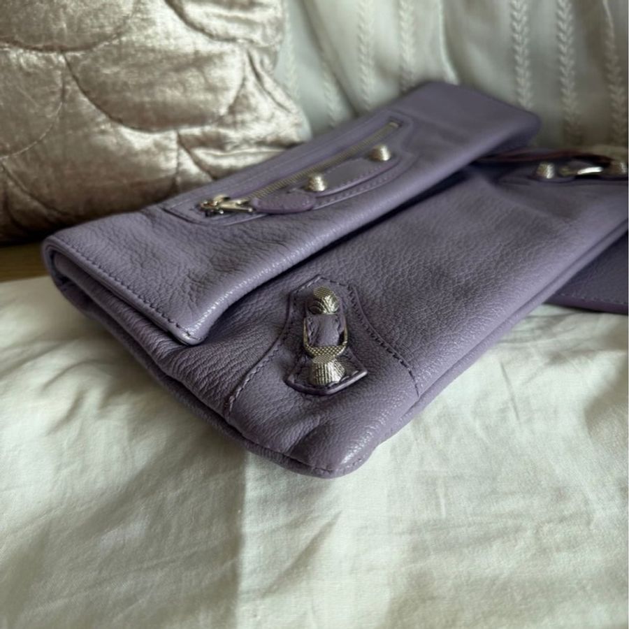 巴黎世家 薰衣草色 夢幻顏色 手拿包 手包 手提包機車包 皮革 balenciaga lavender purple Lambskin Motocross Giant 12 silver Envelope Clutch Bag 超夢幻顏色-2