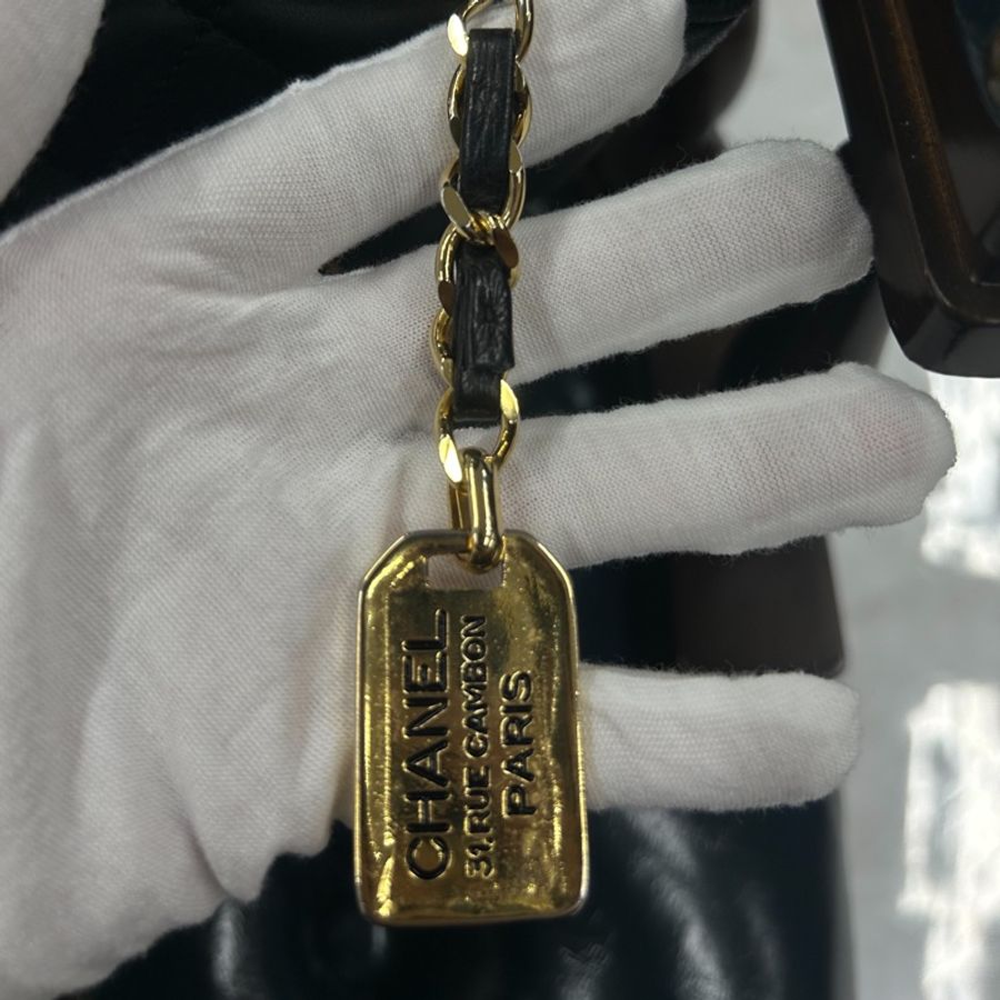 《初。Vintage》 Chanel 菱格紋小金牌貝殼包-11