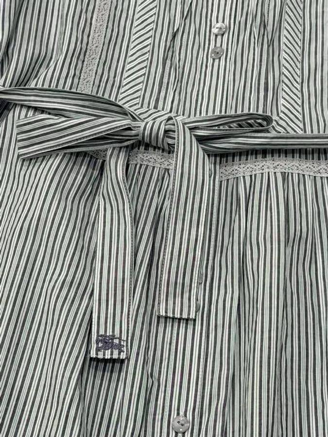 BURBERRY 蕾絲滾邊直條紋腰帶戰馬洋裝-2