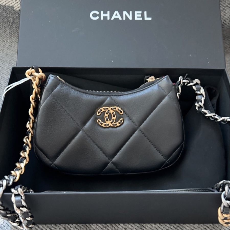 【全新品】Chanel hobo 19bag斜挎包 24c 豌豆包 隨身包-0