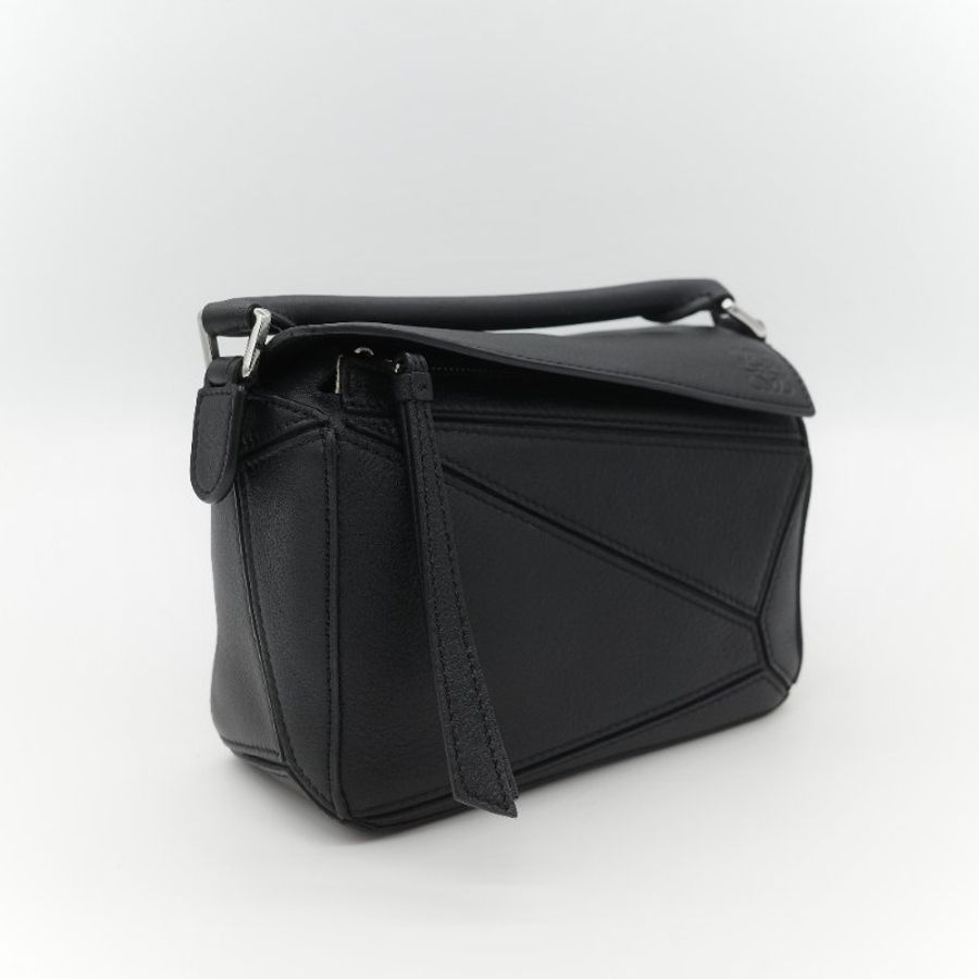 Loewe 羅威 Puzzle 黑色經典 小牛皮 迷你型 幾何 肩背包 斜挎包 拼圖包-2