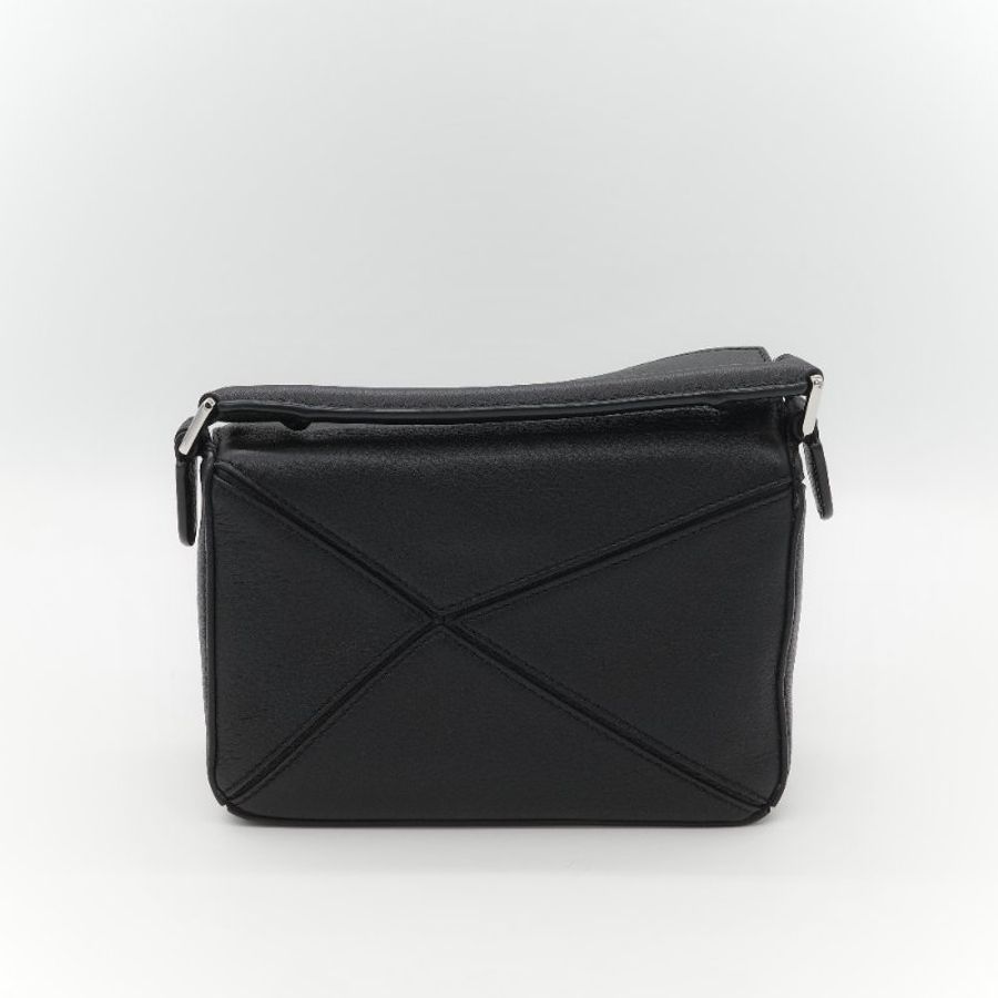 Loewe 羅威 Puzzle 黑色經典 小牛皮 迷你型 幾何 肩背包 斜挎包 拼圖包-5