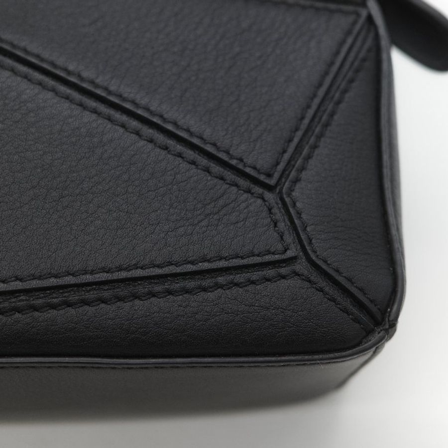 Loewe 羅威 Puzzle 黑色經典 小牛皮 迷你型 幾何 肩背包 斜挎包 拼圖包-9