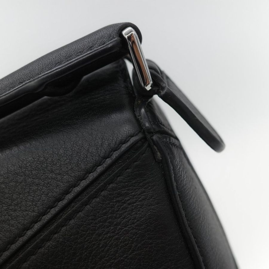 Loewe 羅威 Puzzle 黑色經典 小牛皮 迷你型 幾何 肩背包 斜挎包 拼圖包-11