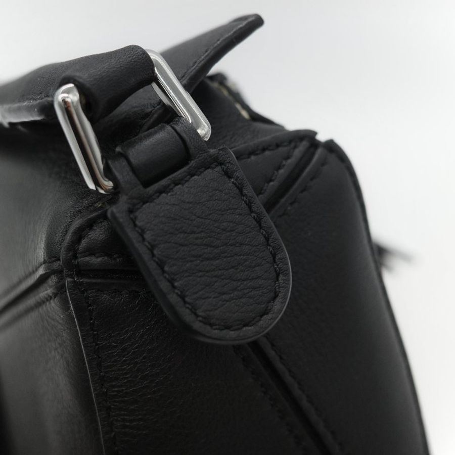 Loewe 羅威 Puzzle 黑色經典 小牛皮 迷你型 幾何 肩背包 斜挎包 拼圖包-14