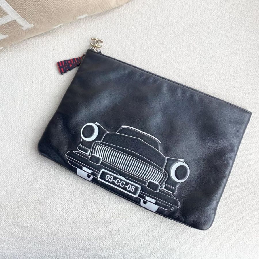 Chanel 汽車手拿包 黑色羊皮 亞克力拉鍊34*23 98新配件塵袋-6
